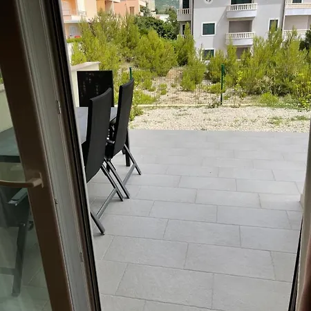 Leon Apartman *